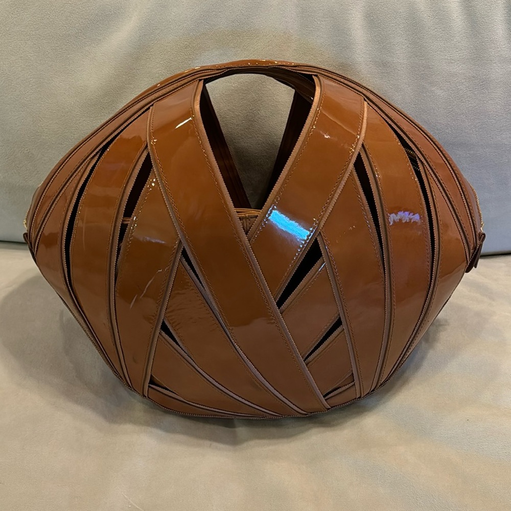 perrin Le Panier Ball Bag Large Patent Leather with Insert